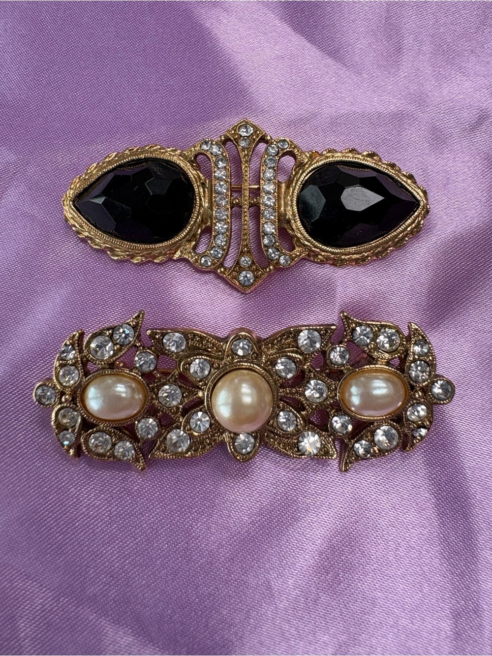 Vintage-Inspired Gold Tone Pearl & Crystal Women's Brooch - Gold, Black, Cream